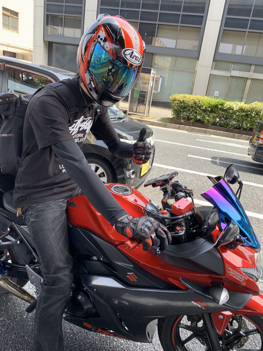 O11391Y's tweet photo. #バイク乗りとして軽く自己紹介 
#バイク乗りと繋がりたい 
名前:ゆーき
性別:♂
年齢:28
身長:185cm
住み:兵庫川西
愛車:GSX250Rカーボン仕様
前車:ZZR250
バイク歴:5年生
足付:ベタのベタ
好き:山、ツーリング、お友達
苦手:大渋滞、片側4車線、凍結
一言:ツーリング行きたいマン https://t.co/nZXUrLO3Od