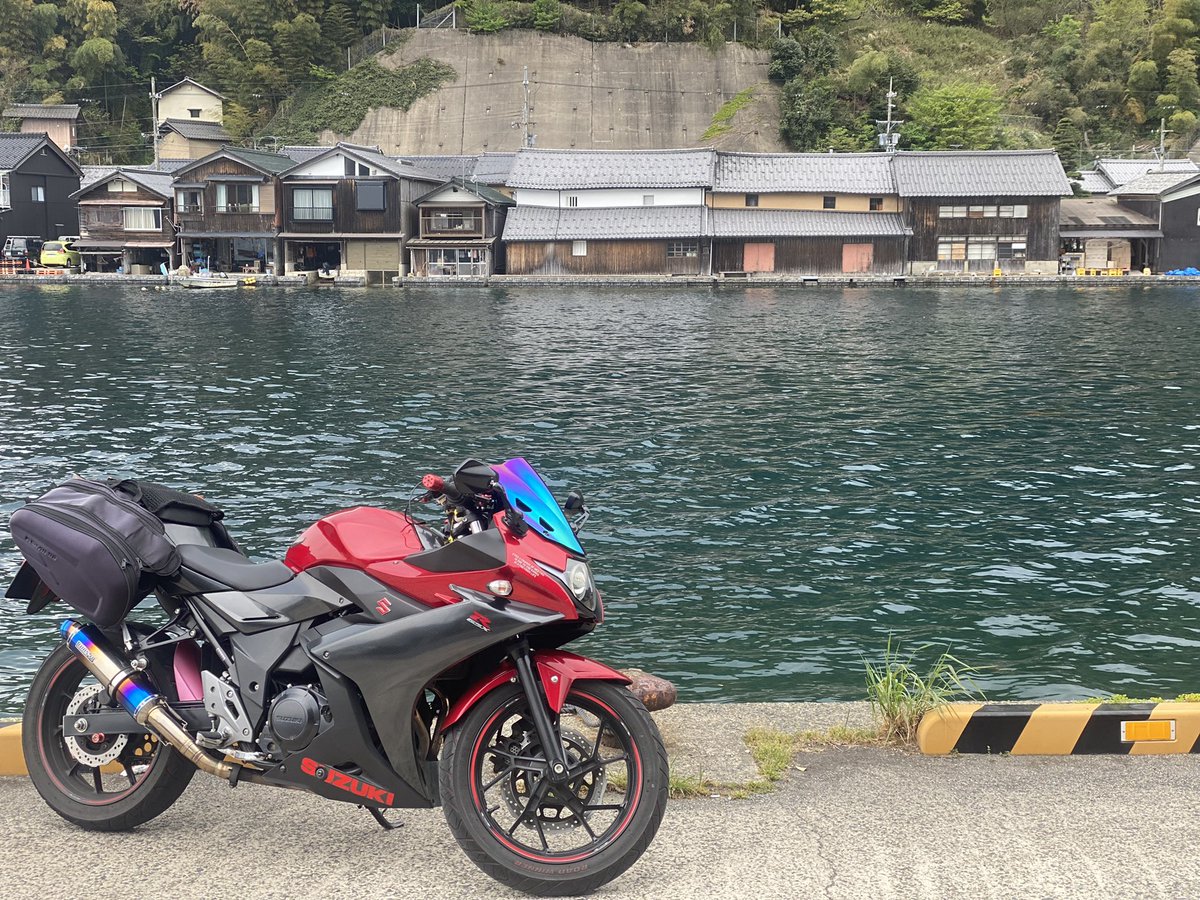 O11391Y's tweet photo. #バイク乗りとして軽く自己紹介 
#バイク乗りと繋がりたい 
名前:ゆーき
性別:♂
年齢:28
身長:185cm
住み:兵庫川西
愛車:GSX250Rカーボン仕様
前車:ZZR250
バイク歴:5年生
足付:ベタのベタ
好き:山、ツーリング、お友達
苦手:大渋滞、片側4車線、凍結
一言:ツーリング行きたいマン https://t.co/nZXUrLO3Od