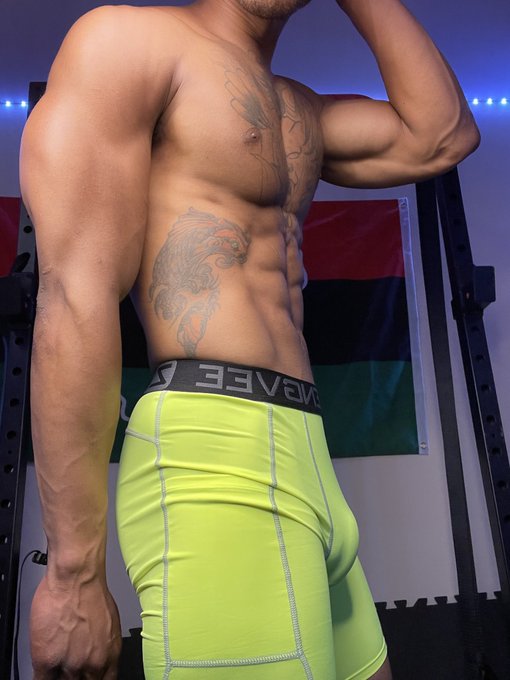 Watch BigSeitan Ⓥ's leaked NSFW photo on TwXstars