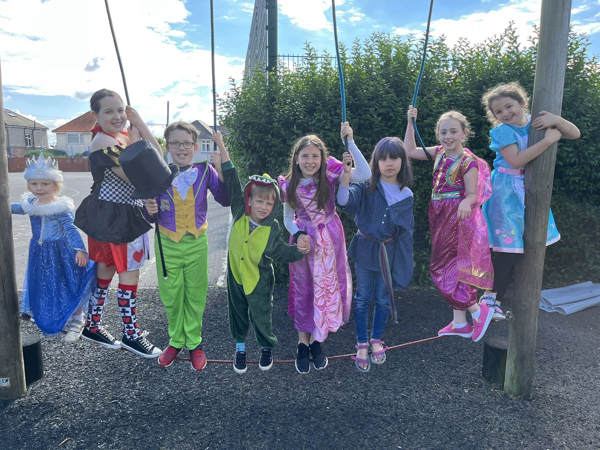 MissLockMA1's tweet photo. We had such an amazing Disney day!!! I look forward to seeing you all in the Summer, don’t forget to book on! We have so many exciting activities and trips planned! ☀️ #holidayclub https://t.co/3gjuqW4U9G