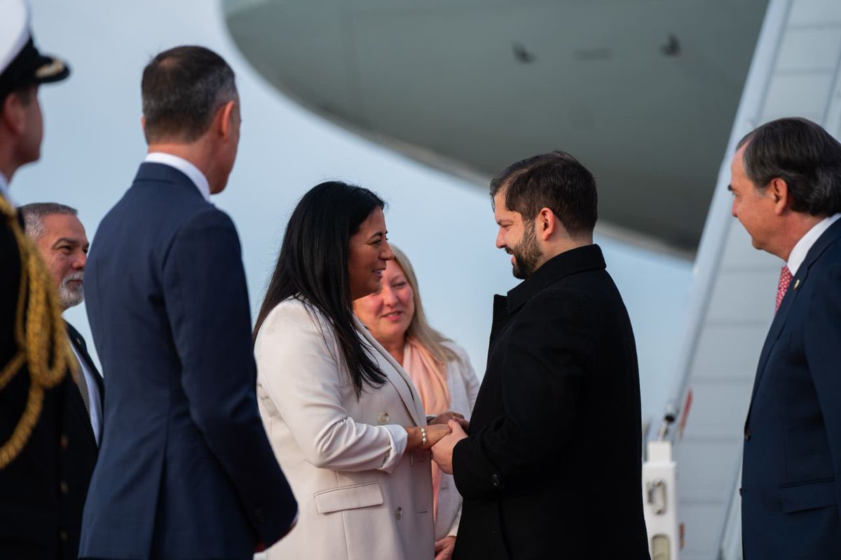 GabrielBoric's tweet photo. Llegamos a nuestra primera visita de trabajo en Canadá 🇨🇦 https://t.co/Q8i3p3UBVj