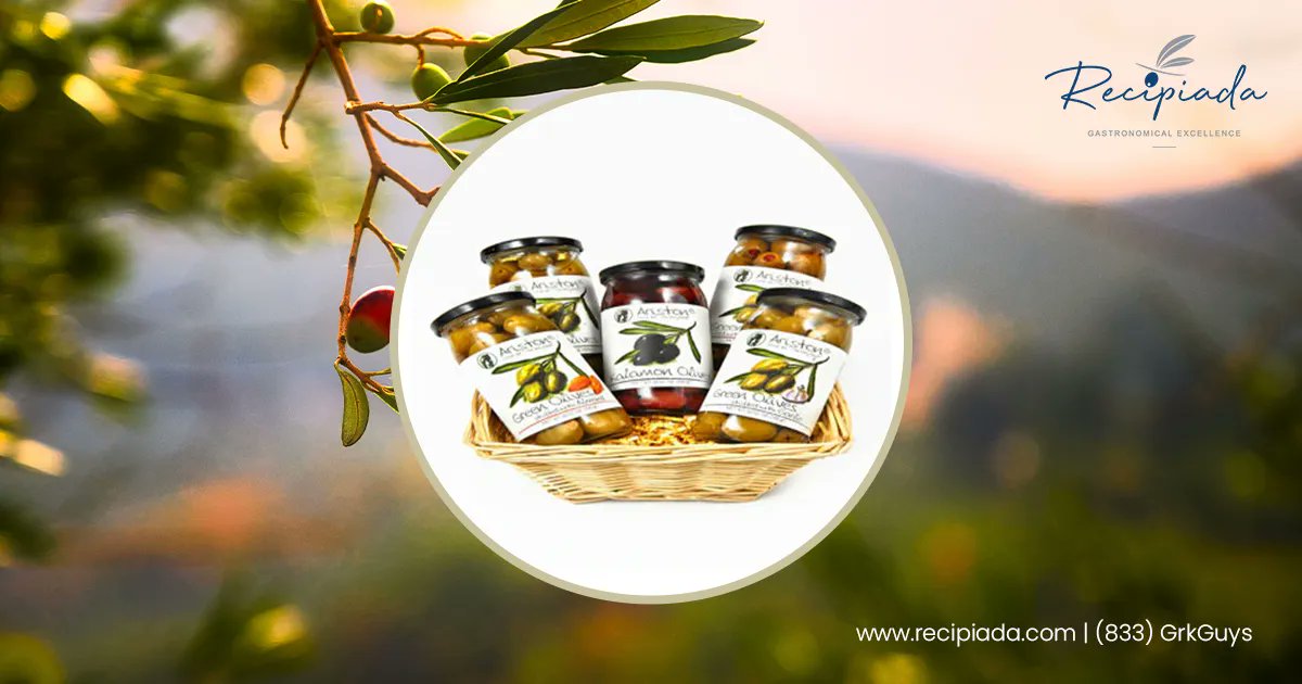 Recipiada's tweet photo. A delicious gift for the food lover in your life!

Our Ariston Olives Mediterranean gift basket is perfect for anyone who loves to cook or enjoys a good meal.

#giftbasket #olives 

Order your Ariston Olives Mediterranean gift basket today!  https://t.co/rBb4kNF4lY https://t.co/lSyHgcdqlq