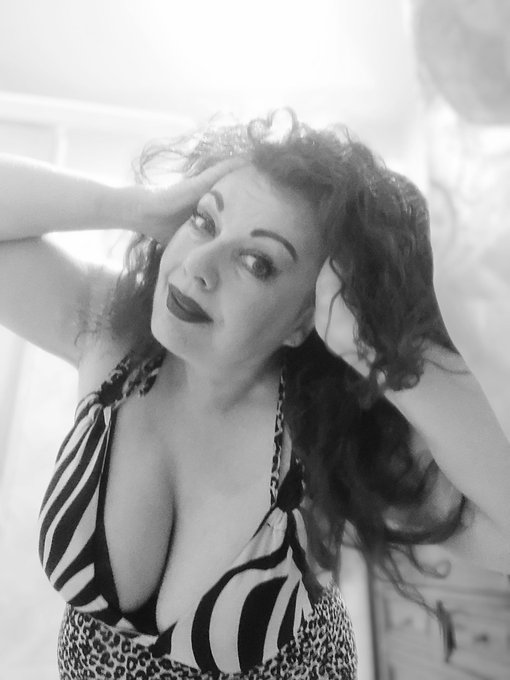 Oggi mi sento in bianco e nero 😀💋💋💋💋💋💋💋  https://t.co/wTXZjUBbQu  #photography #biancoenero #foto  #actress<a href="/tag/actress"class="tags"><span>#actress</span></a><a href="/tag/photography"class="tags"><span>#photography</span></a><a href="/tag/blackandwhite"class="tags"><span>#blackandwhite</span></a><a href="/tag/artist"class="tags"><span>#artist</span></a><a href="/tag/foto"class="tags"><span>#foto</span></a>