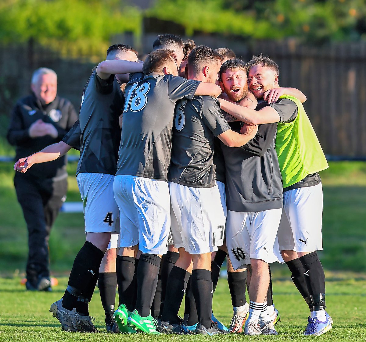 SWPhotography07's tweet image. Match pics from Friday night's @LeafaOfficial Sunday Morning Premier Division League Cup Final @MacmilanSambaFC v @PentlandAFC played at Saughton Enclosure, Edinburgh.
flic.kr/s/aHBqjzTa59