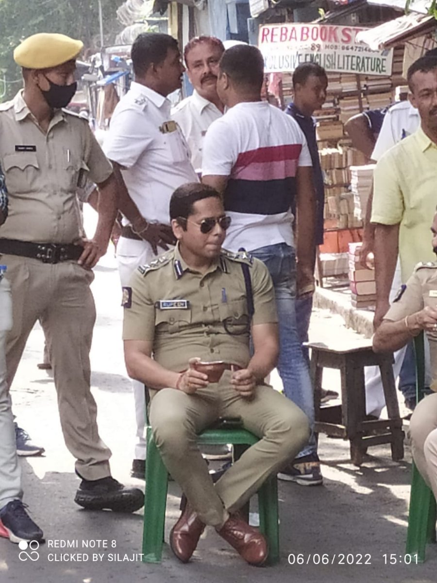 ac_chintu9's tweet photo. Shame on DCP RUPESH KUMAR #CUwantOnlineExam #revoke_rupesh_kumardcp
@MamataOfficial @jdhankhar1 @PMOIndia @KolkataPolice @WBPolice @abpanandatv https://t.co/c75fTYk8mi