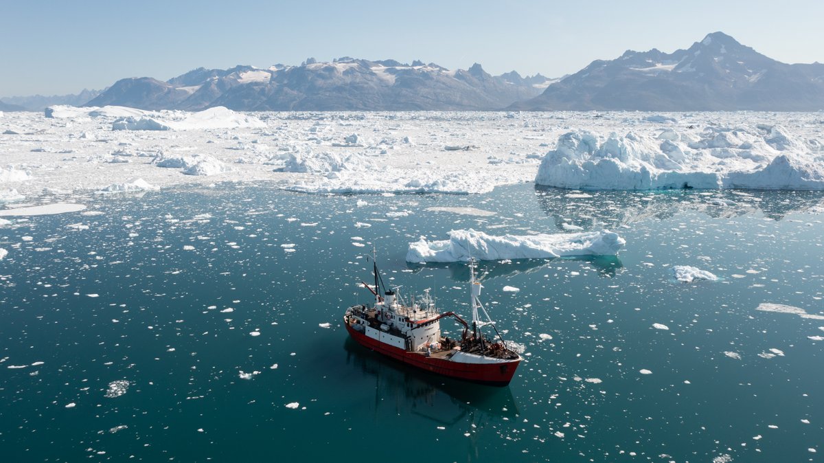 Donald Slater (@donald_glacier) on Twitter photo Excited to announce two postdoc opportunities in fjord oceanography/ice-ocean interaction, as part of the NERC-funded FjordMIX project, working with Tom Cowton, Mark Inall & I. Application deadline 30 June lists.cryolist.org/pipermail/cryo… <a href="/StAndrewsGlacio/">StAndrews Glaciology</a> <a href="/EdinGlaciology/">Edinburgh Glaciology</a> <a href="/SAMSoceannews/">Scottish Association for Marine Science</a> Excited to announce two postdoc opportunities in fjord oceanography/ice-ocean interaction, as part of the NERC-funded FjordMIX project, working with Tom Cowton, Mark Inall & I. Application deadline 30 June lists.cryolist.org/pipermail/cryo… <a href="/StAndrewsGlacio/">StAndrews Glaciology</a> <a href="/EdinGlaciology/">Edinburgh Glaciology</a> <a href="/SAMSoceannews/">Scottish Association for Marine Science</a>