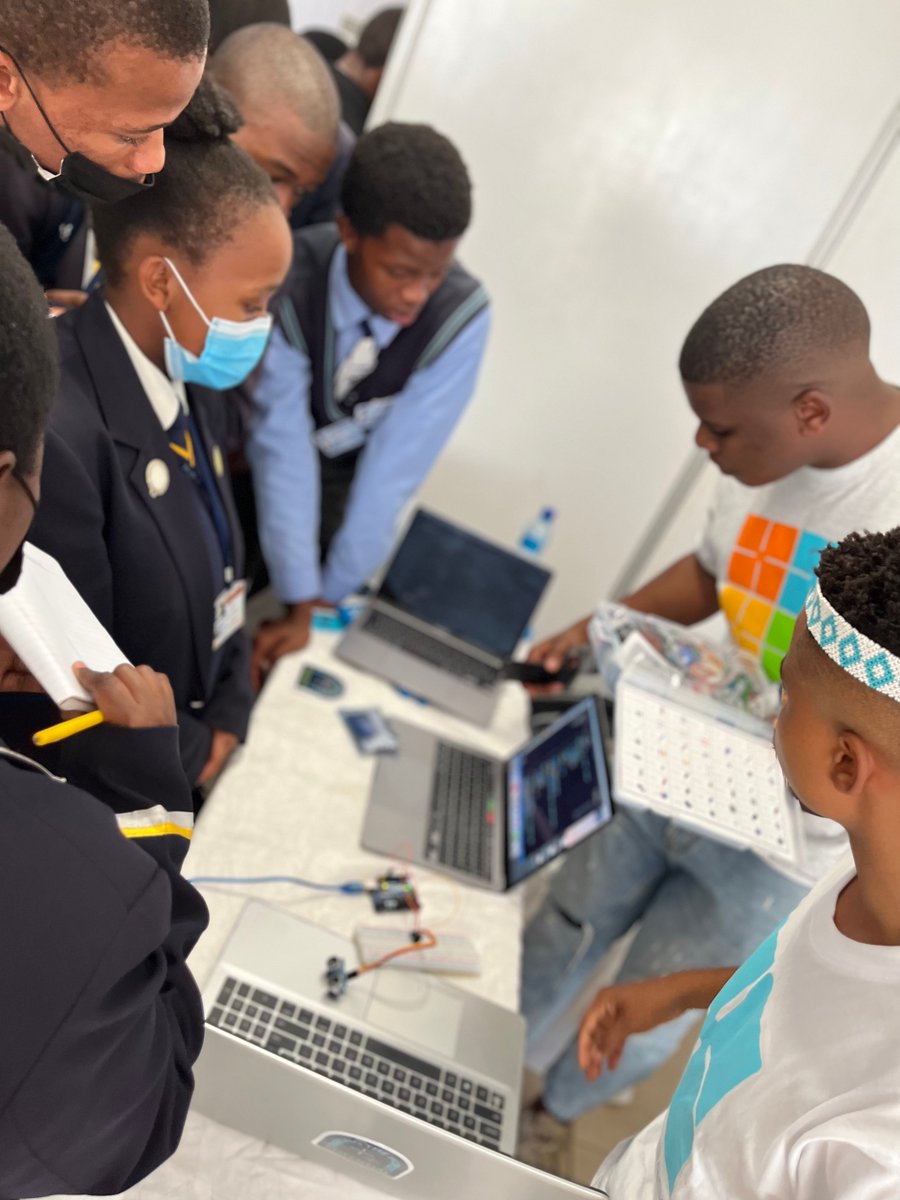 TheCortexHub's tweet photo. #Throwback @ExhibForAChild 2nd Annual Career Expo. We had a lot of fun!

@LuthandoMaqondo | @thulanibango 

#startyourcareer #keepingkidsinschool #exhibitionforachild https://t.co/iIQYwudPuV