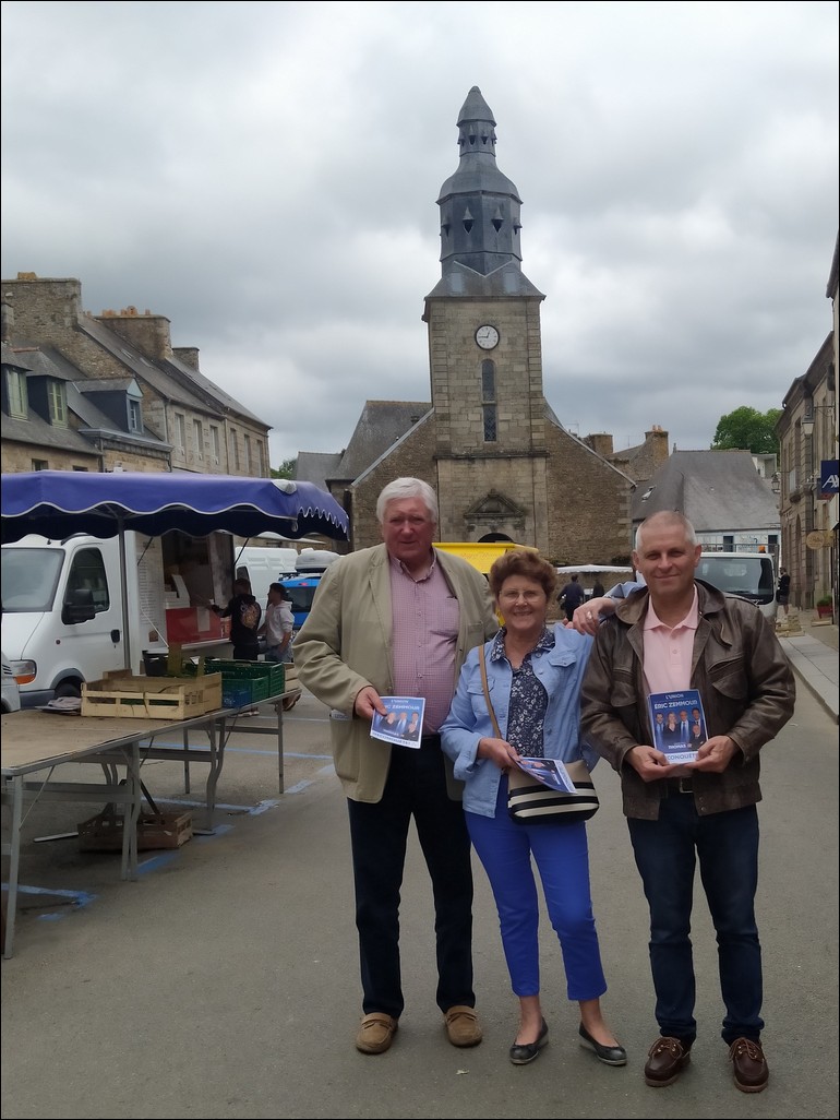 pyt2022fr's tweet photo. Ce lundi matin, avec la présence ostensible de NUPES, UDB et PS, @Reconquete_off était le SEUL parti de #droite présent au marché de #Chatelaudren !
#legislatives2022 #Circo2201 #SaintBrieuc https://t.co/bVqkE5yM79
