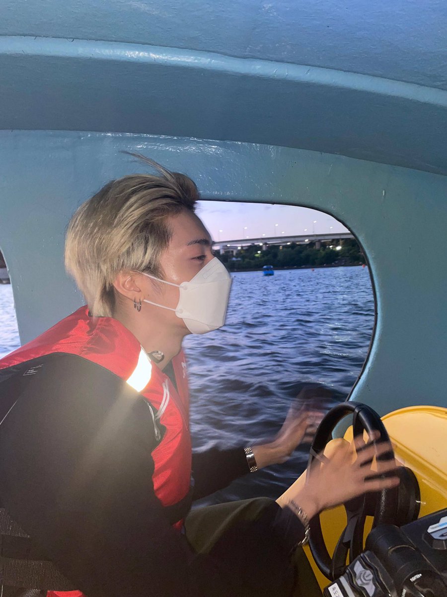 kddeonv's tweet image. napatigil ak sa paggawa dahil sainyo ni dobs haizt #priorityfirst