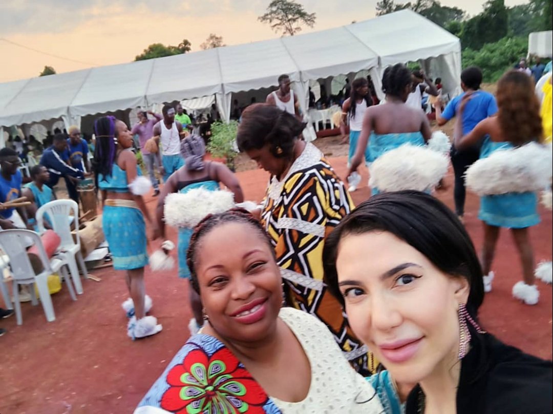 AlineYounes2's tweet photo. Merci à S.E.@CameliaLeclercq pour l'invitation au repas annuel du clan #Oyeck à #Ntoum
L'esprit communautaire de ses membres venus du Gabon, Congo, Cameroun,
Guinée équatoriale est partagé par bon nombre de 🇱🇧-ais intégrés dans le tissu social de ces pays🌍 depuis des décennies https://t.co/iK8CYfMwn2