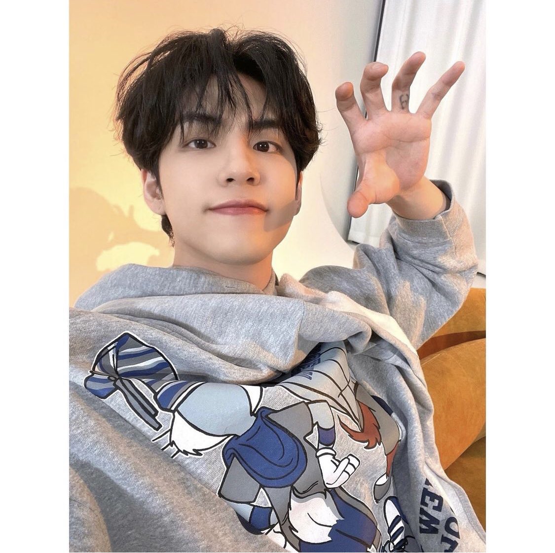 우리 마이데이덜 생일축하해요 요즘 현생살아가느라 너무너무 뜸하게 들어오지만..날 잊지말아죠🥺🥺 쭉 나랑 함께해조 다시 한번 더 
생일축하해 마데들🍀🤍💚