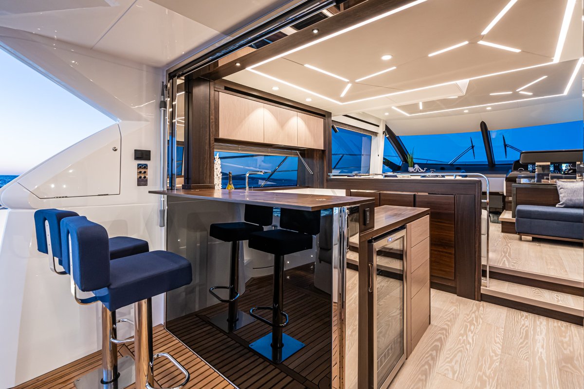 Sunseeker_Intl's tweet photo. Perfecting Perfection. The Sunseeker Manhattan 55.

Exemplifying the latest in our exceptional design capabilities, the Manhattan 55 has been meticulously designed to enhance comfort and cruising.

Discover more : https://t.co/PEQdgInkx1

#Sunseeker #SunseekerManhattan55 https://t.co/V14Hcb2M7t