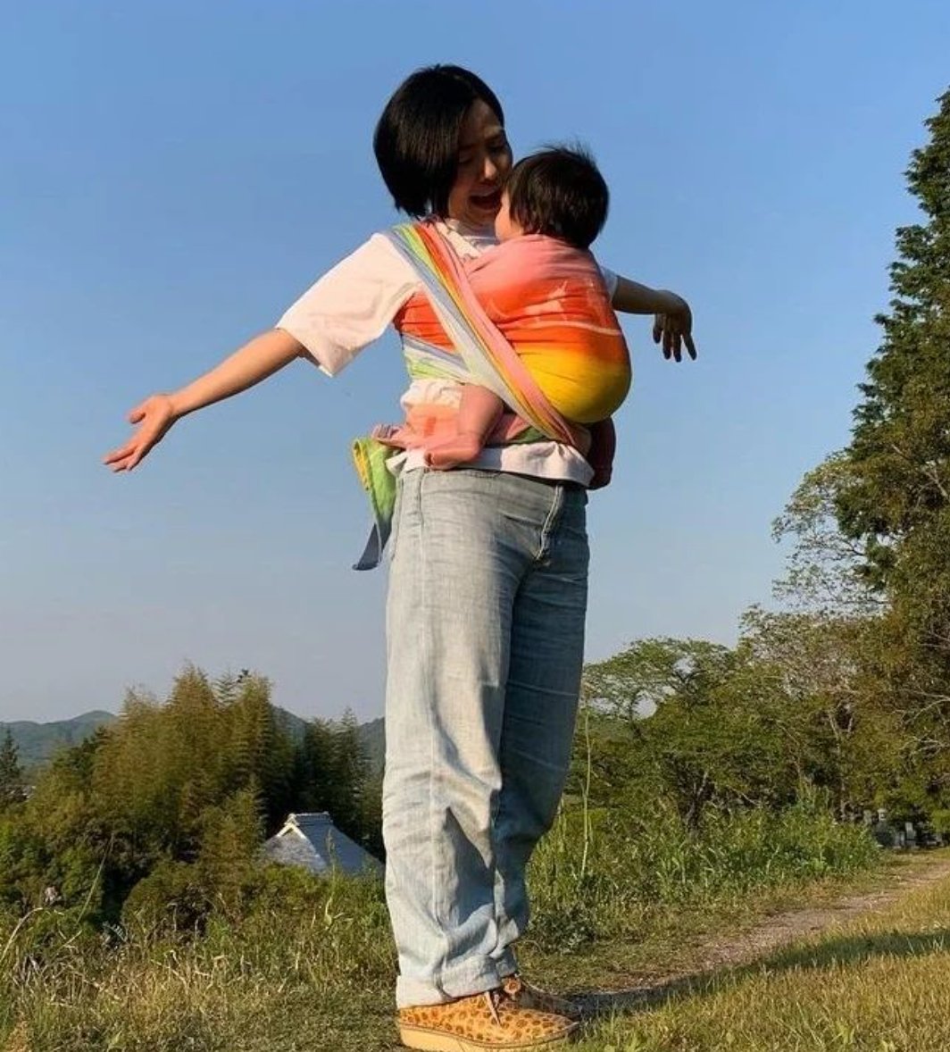 DIDYMOS_Baby's tweet photo. Ostheimer Rainbow Magic 🌈🌈🌈
Thx for the great pics! #didyfans
#didymosbabywearing #babywearing #backcarry #frontcarry #pregnant #schwanger #wearallthetoddlers #toddlerwearing #tragemama https://t.co/Vh4sSDgXGv