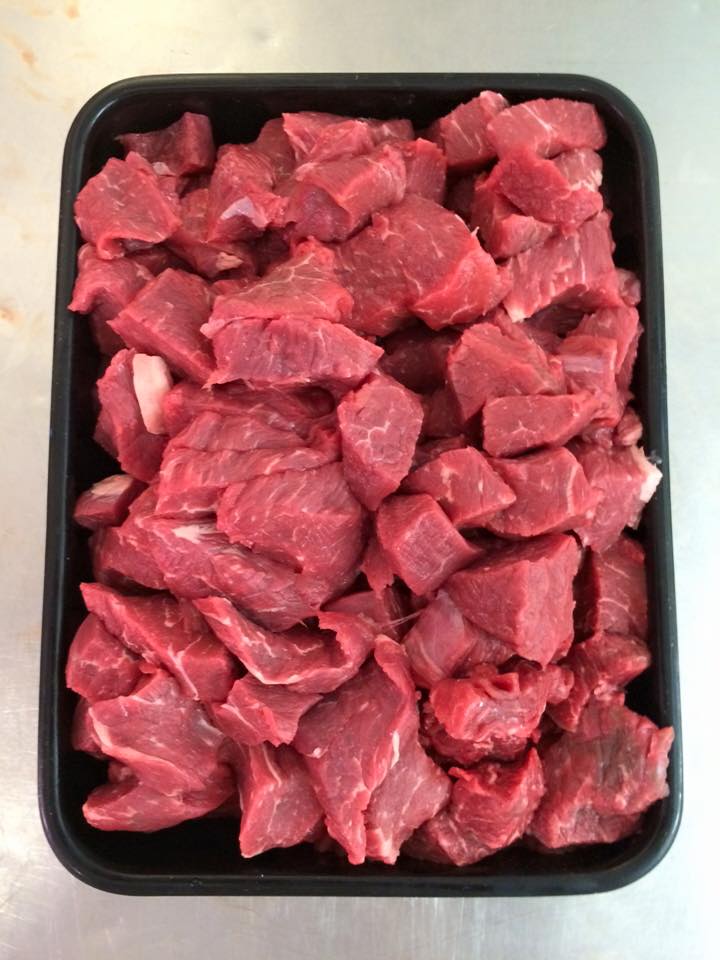 𝗕𝘂𝘆 𝟱𝗹𝗯𝘀 𝗳𝗼𝗿 𝗷𝘂𝘀𝘁 £𝟮𝟬! Welsh stewing steak is a versatile and tasty ingredient, especially when the weather's a bit rubbish like this week. 

To order, call 01492 876921 (Llandudno) or 55377 (Old Colwyn)