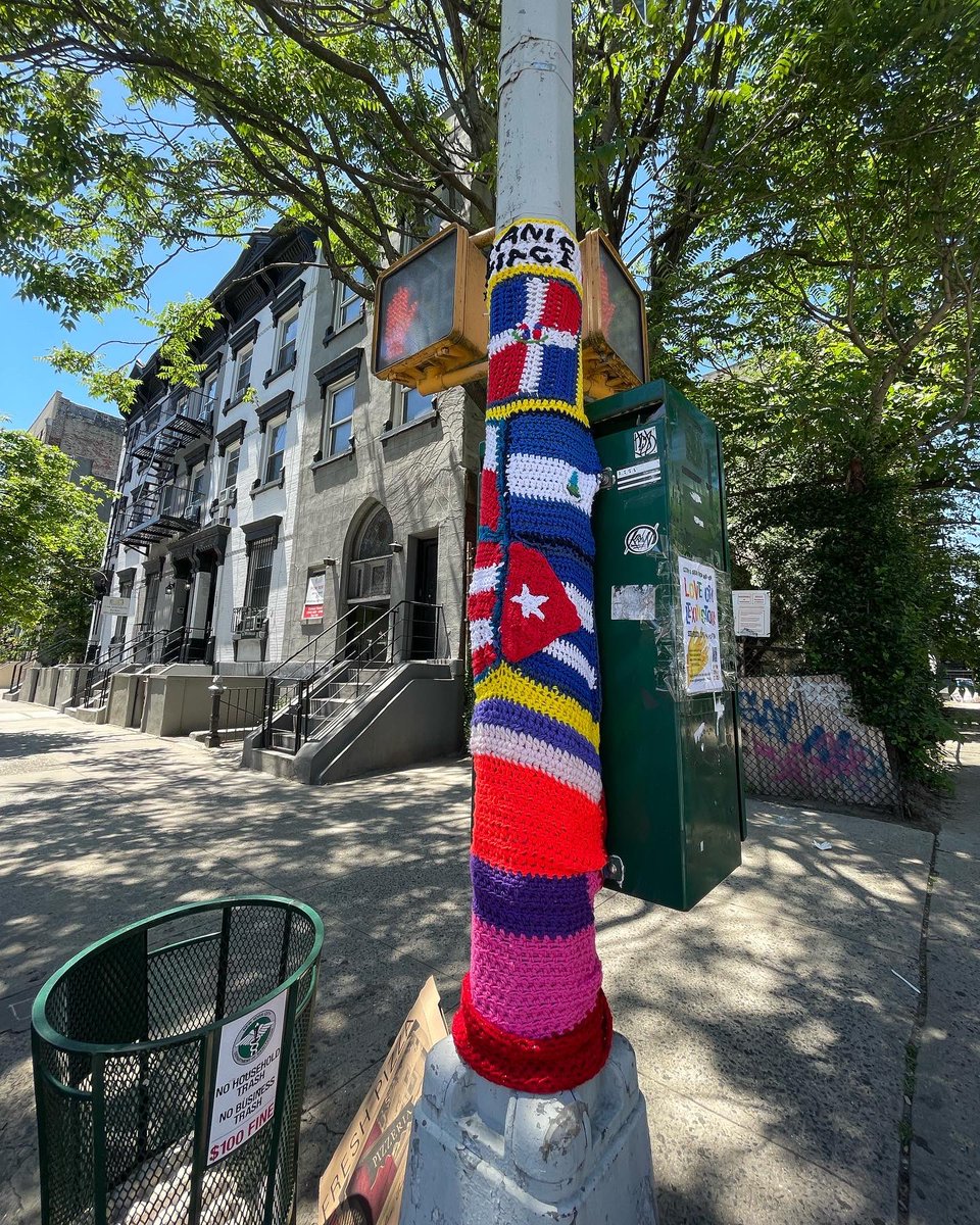uptown_grand's tweet photo. Our streetpoles got dressed up for summer thanks to artist @CarmenCommunit1, who spread her love on Lex from 103rd-100th streets, with a piece she calls “Totems de El Barrio.” The poles connect the dots between this summer’s Open Streets &amp; Restaurant Row: https://t.co/yORaXmNafD https://t.co/vWJFkWj2Sk