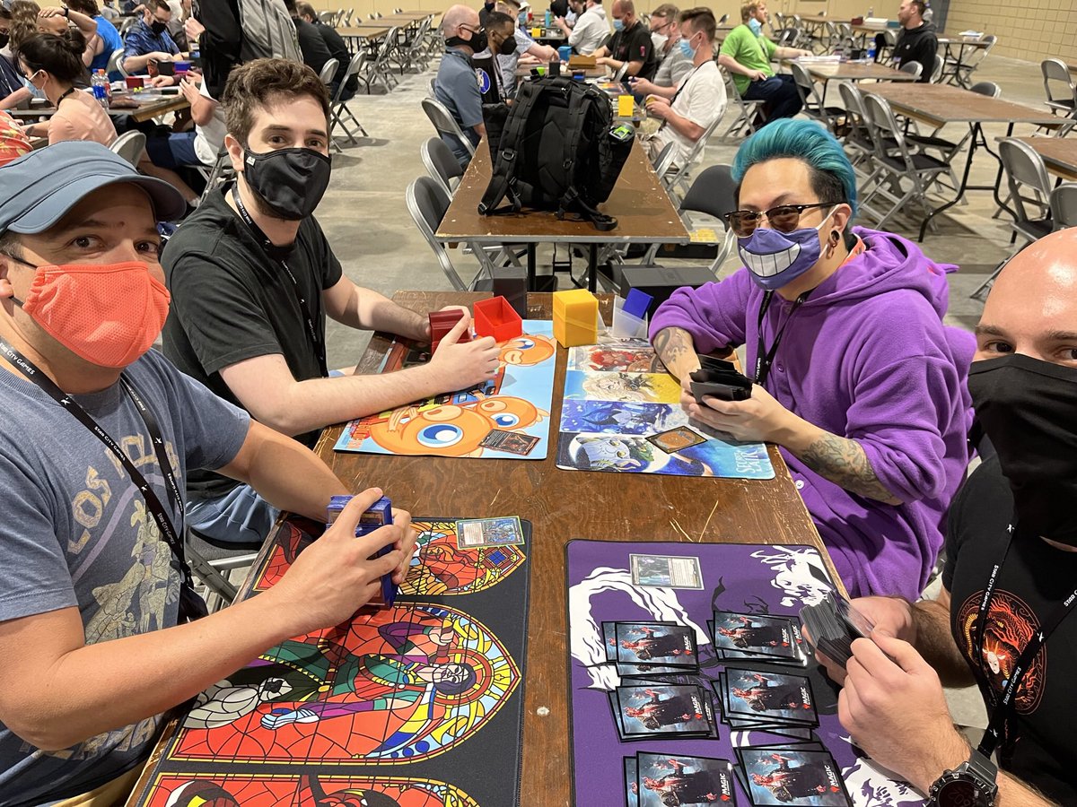 MonoRedBorder tweet media