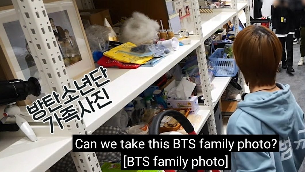 yeonfarie's tweet photo. CAN'T BELIEVE BEOMGYU AND HUENING KAI REALLY TOOK BTS' FAMILY PORTRAIT AND PLACED IT WITH THEM TO EAT TOGETHER 😭 https://t.co/E1bkJb6Ie0