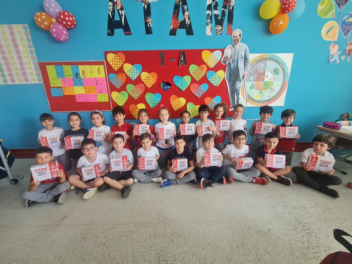 Bahcesehir_Sam's tweet image. 1.Sınıflar Stem dersinde Susam&apos;ı mutlu etmek için duvarlarını ve tavanını örüntüyle süslediler.
#STEMjunior #STEMg @ErkenCocukluk @SencerCorlu @benaykaragz @cuneytd1 @mserhankal