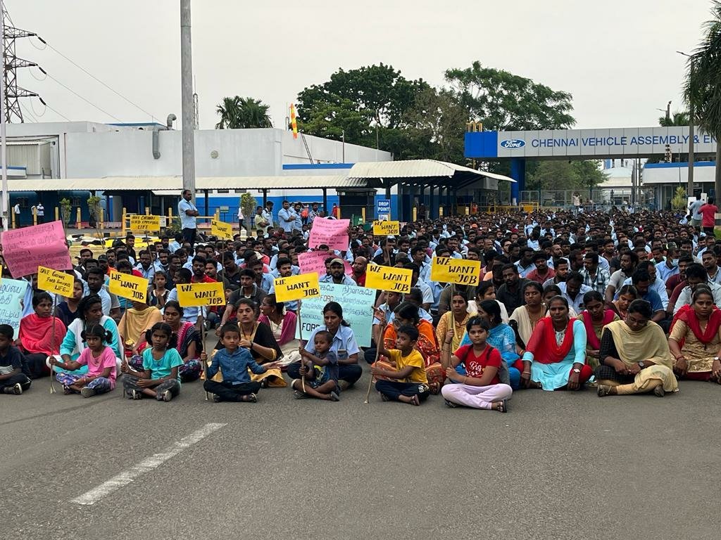 Msnikandan_26's tweet photo. Sweat and tears lay on the road,
When will the Management and the government give justice.
The voices of this labours do not rest on the living.
#savechennaifordemployees
@Ford
@jimfarley98 
@mkstalin 
@PMOIndia 
@Udhaystalin https://t.co/iis5M0jMT0