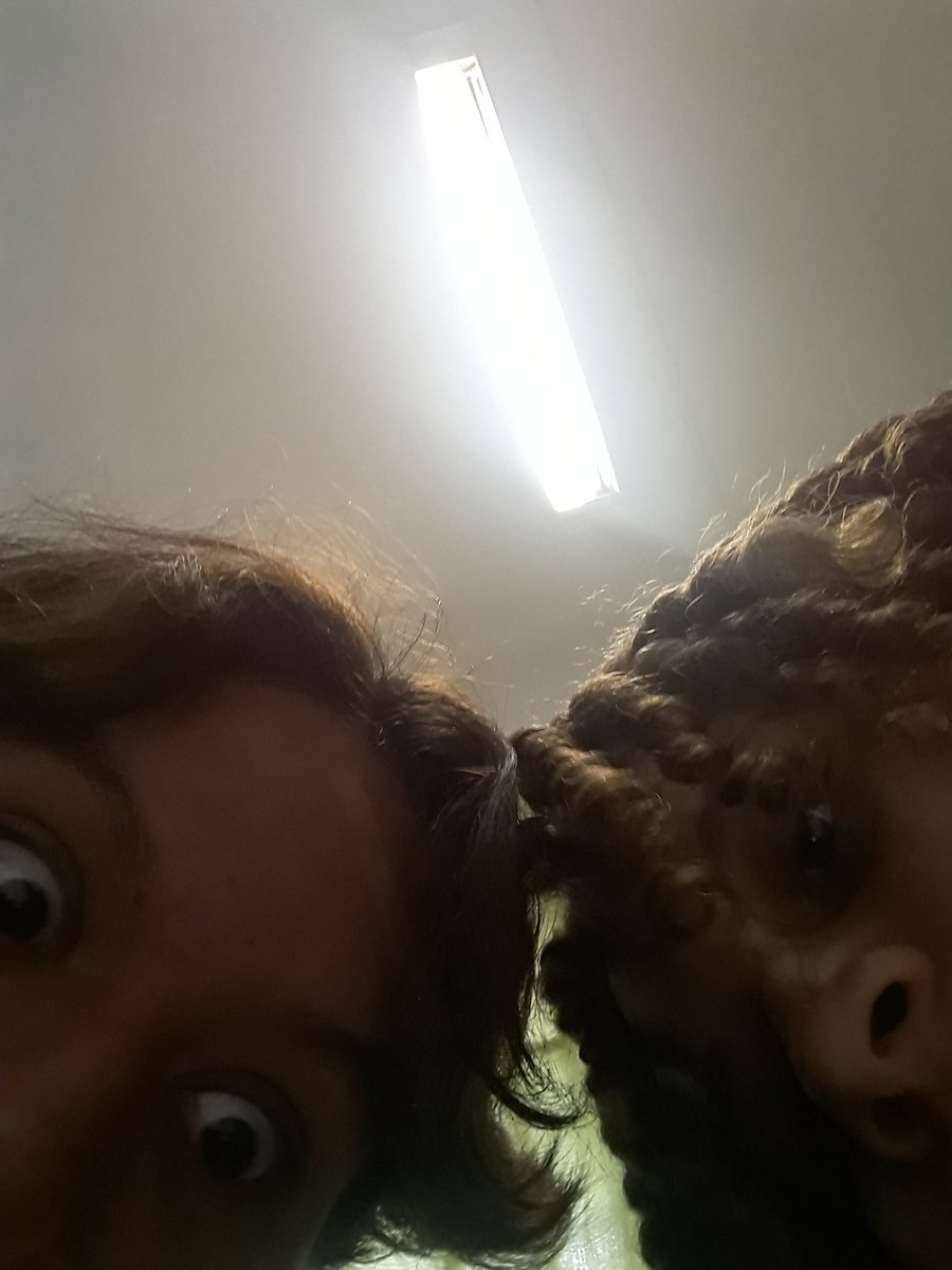 soudodiogo's tweet photo. eu e a minha loirinha cacheada https://t.co/4Jw0G93nR3