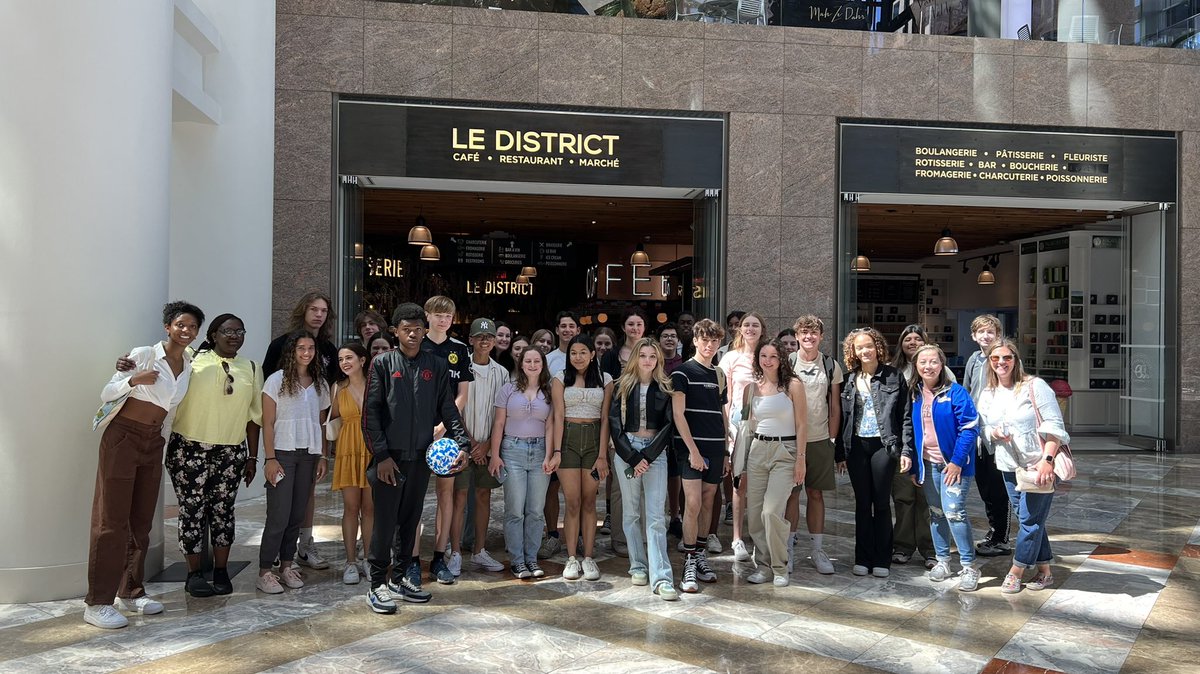 KCiringione's tweet photo. UC French / Art combo trip had the most amazing day on our Sunday Funday NYC adventure at Le District, PSG soccer flagship store, Albertine - French bookstore, and the Met - so many French artists to see! #lefrançaischeznous @unioncatholichs https://t.co/HikUq6HLW2