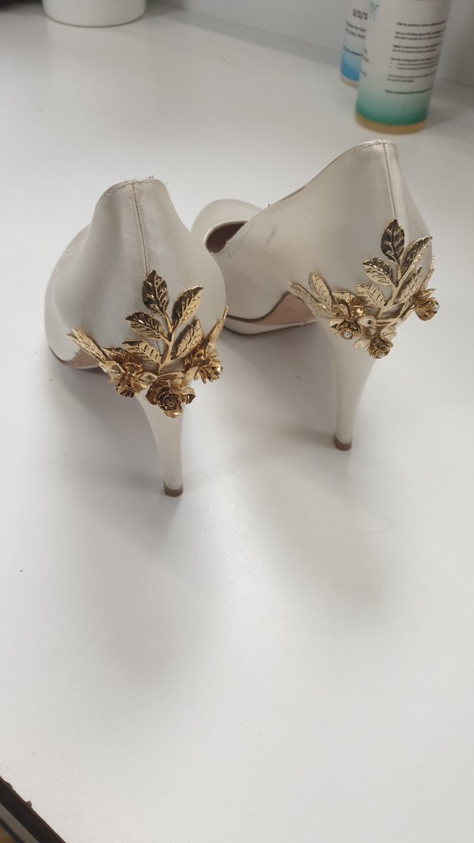 SharonHallam9's tweet photo. Lovely pair of wedding shoes cleaned today,before &amp; after pics branch 6130 
@JamesTCobbler @BNatzyl @MOJODryCleaners @NewsTimpson https://t.co/jJXo84k74r