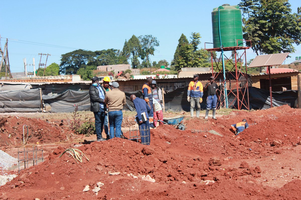 helplinezim's tweet photo. On Site meeting at #hatcliffefarmersMarket for progress review, work plan, procurement plan from contractor. Attendance by D.O @unwomenzw, Shonga Construction and @cohsunshinecity Department of Works Architects dpt. @MPTFOffice #recoverbettertogether #LNOB #constructioninprogress https://t.co/3fte1D3WHy