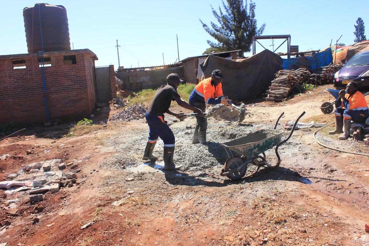 helplinezim's tweet photo. On Site meeting at #hatcliffefarmersMarket for progress review, work plan, procurement plan from contractor. Attendance by D.O @unwomenzw, Shonga Construction and @cohsunshinecity Department of Works Architects dpt. @MPTFOffice #recoverbettertogether #LNOB #constructioninprogress https://t.co/3fte1D3WHy