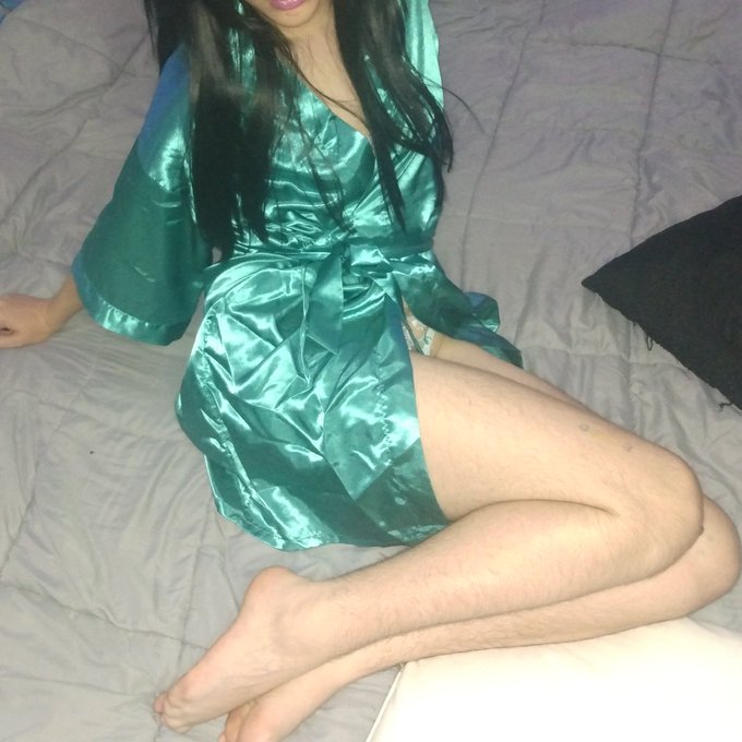 Who would like to smoke🍃 for netflix chill with me?  💻https://t.co/kNqrM9QUZi💻  #nsfw #lewd  #femboy<a href="/tag/happymonday"class="tags"><span>#happymonday</span></a><a href="/tag/trap"class="tags"><span>#trap</span></a><a href="/tag/nsfw"class="tags"><span>#nsfw</span></a><a href="/tag/hentai"class="tags"><span>#hentai</span></a><a href="/tag/tease"class="tags"><span>#tease</span></a><a href="/tag/slut"class="tags"><span>#slut</span></a>