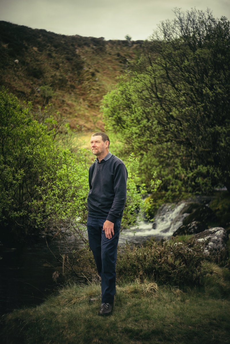 GlavindStrachan's tweet photo. Still catching up on #photoedits ππ· Today the wonderful Paul Rendell #dartmoorguide Shot last month in his natural habitat π #dartmoorportraits #portraitphotography on #TawMarsh on #Dartmoor https://t.co/PIxh2cALgt https://t.co/jZL0lVwOZI