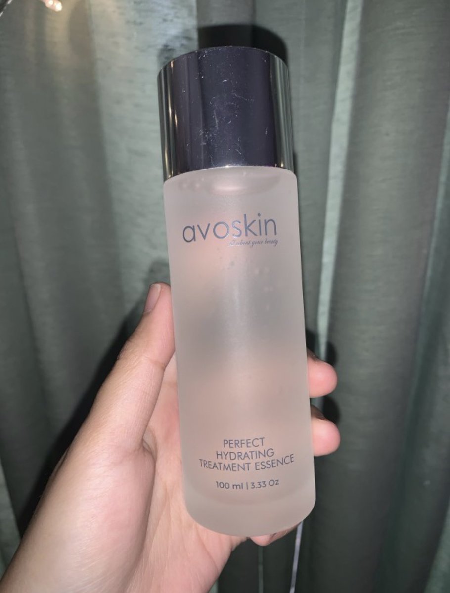 3 essence rekomendasi gw yang bs kalian check out di 6.6 kali ini.

Kalo target km adl age-delay :
MISSHA TIME REVOLUTION

Kalo target km adl skin barrier + jerawat :
L’OREAL CENTELLA ESSENCE WATER (tutup botol merah)

Kalo target km melembabkan (dry skin) + mencerahkan :
AVOSKIN