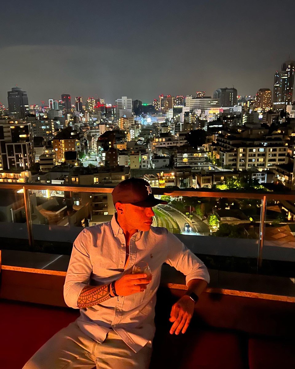 Cacerated's tweet photo. Enamorado de las noches en Tokyo https://t.co/2B8DEUw1mo