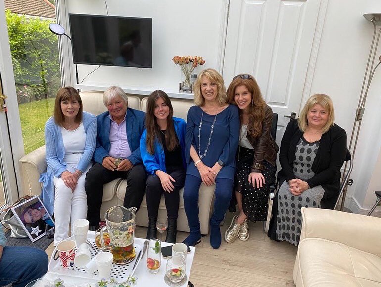 LDAComms's tweet photo. It was fantastic catching up with great friends after so long. Here’s to many more good times ahead 😘@LisaDenningLDA @lusardiofficial @vickimichelle @cassidyjanson @MusicPR @samkane1968 #friends #gettogether #SundayFunday #JubileeCelebrations  #PlatinumJubilee https://t.co/9GjXDrpOS3