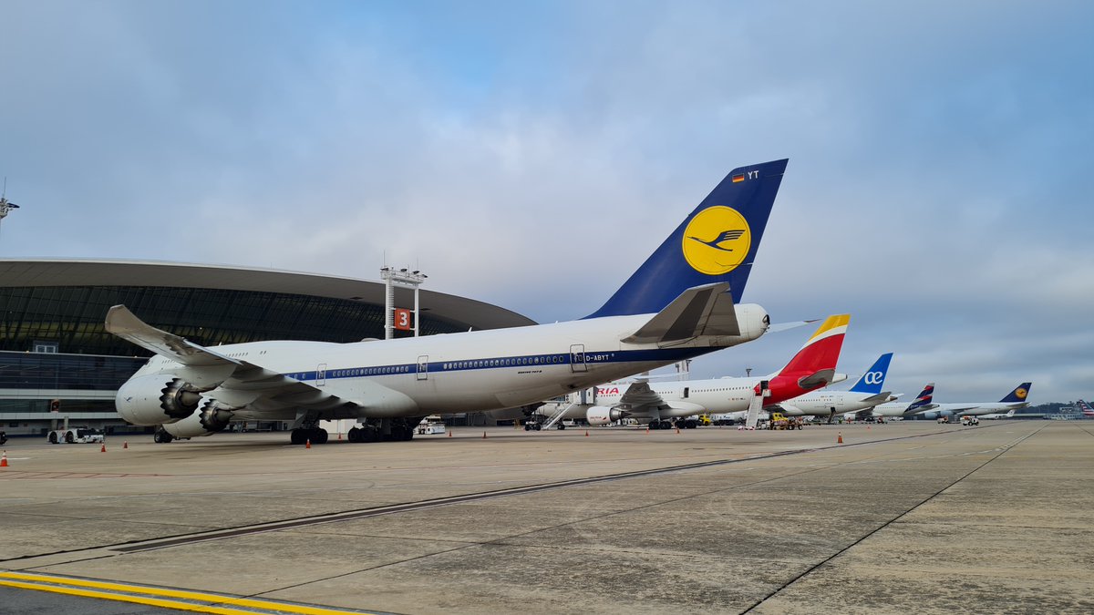 AeropuertosUY's tweet photo. Nos gusta ver al #AeroDeCarrasco lleno de colores 😍 https://t.co/2PoYFGT1Ba