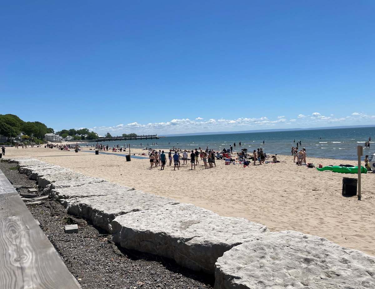 5Nrps's tweet photo. Throughout the weekend @5Nrps members were out patrolling on 'Beach Day' providing extra checks on ATV's. #successfulweekend 

🚨Remember to pay attention to Trespassing &amp; Private Property signs along the beaches @TownOfFortErie 
👮👮‍♀️ https://t.co/Lkou8pnLuw