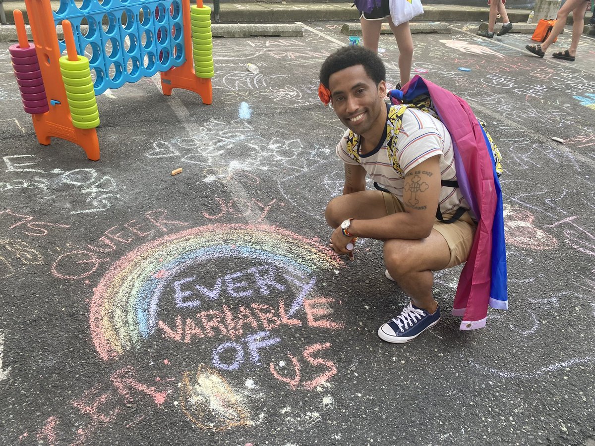 CharlesBush10's tweet photo. What an incredible Philadelphia Pride Festival! Thank you to everyone who stopped by the @phillyfampride &amp; @CBWHaverford Kid Lit tent. It was so wonderful meeting you all! You are all beautiful and seen. Until next year, Philly 🖤💜❤️💗💙💛💚🧡🌈🌈 #Philly #Pride2022 #PHLPRIDE https://t.co/6pZufhLhbf