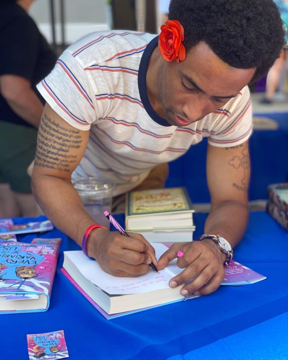 CharlesBush10's tweet photo. What an incredible Philadelphia Pride Festival! Thank you to everyone who stopped by the @phillyfampride &amp; @CBWHaverford Kid Lit tent. It was so wonderful meeting you all! You are all beautiful and seen. Until next year, Philly 🖤💜❤️💗💙💛💚🧡🌈🌈 #Philly #Pride2022 #PHLPRIDE https://t.co/6pZufhLhbf
