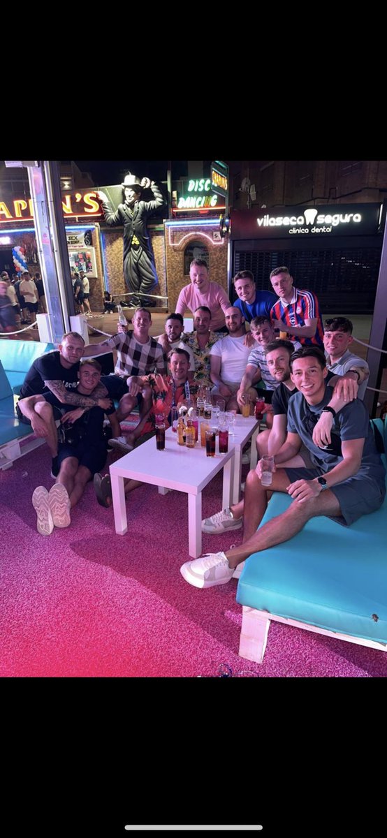 Lloyd Fiddler tweet media