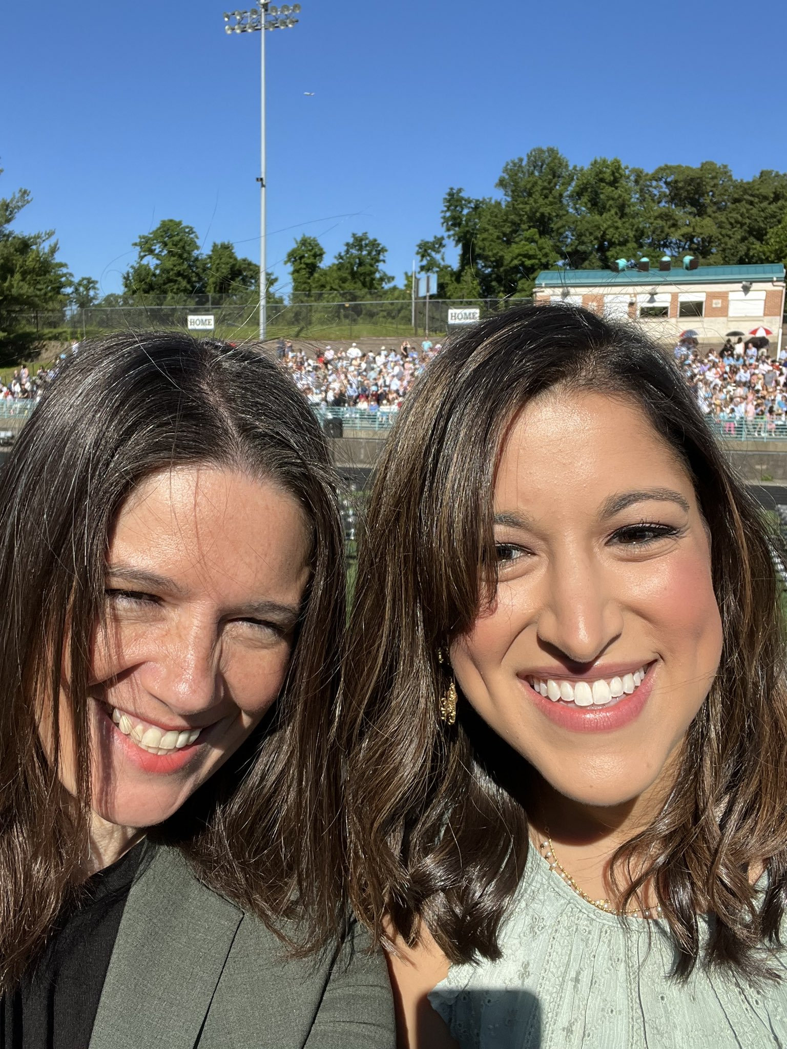 Ashley Parker on Twitter: &ldquo;👩‍🎓👩‍🎓👩‍🎓About to speak at Whitman’s