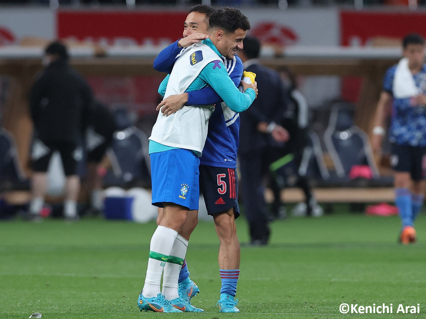Goal Japan 再会 かつて セリエaの インテル でともにプレーした 長友佑都 Fc東京 と コウチーニョ アストン ヴィラ 日本代表 ブラジル代表の試合後 笑顔で抱擁を交わした T Co W7ltqlpk4l Twitter