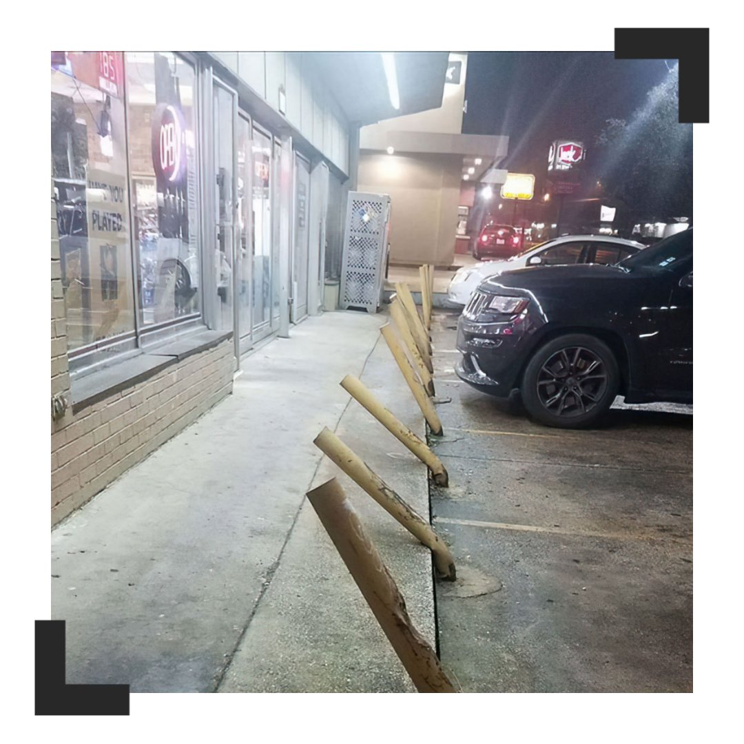 ToucanAuto's tweet photo. The #Parking in Front of a Liquor Store 😆 https://t.co/Du8AcDvUcA