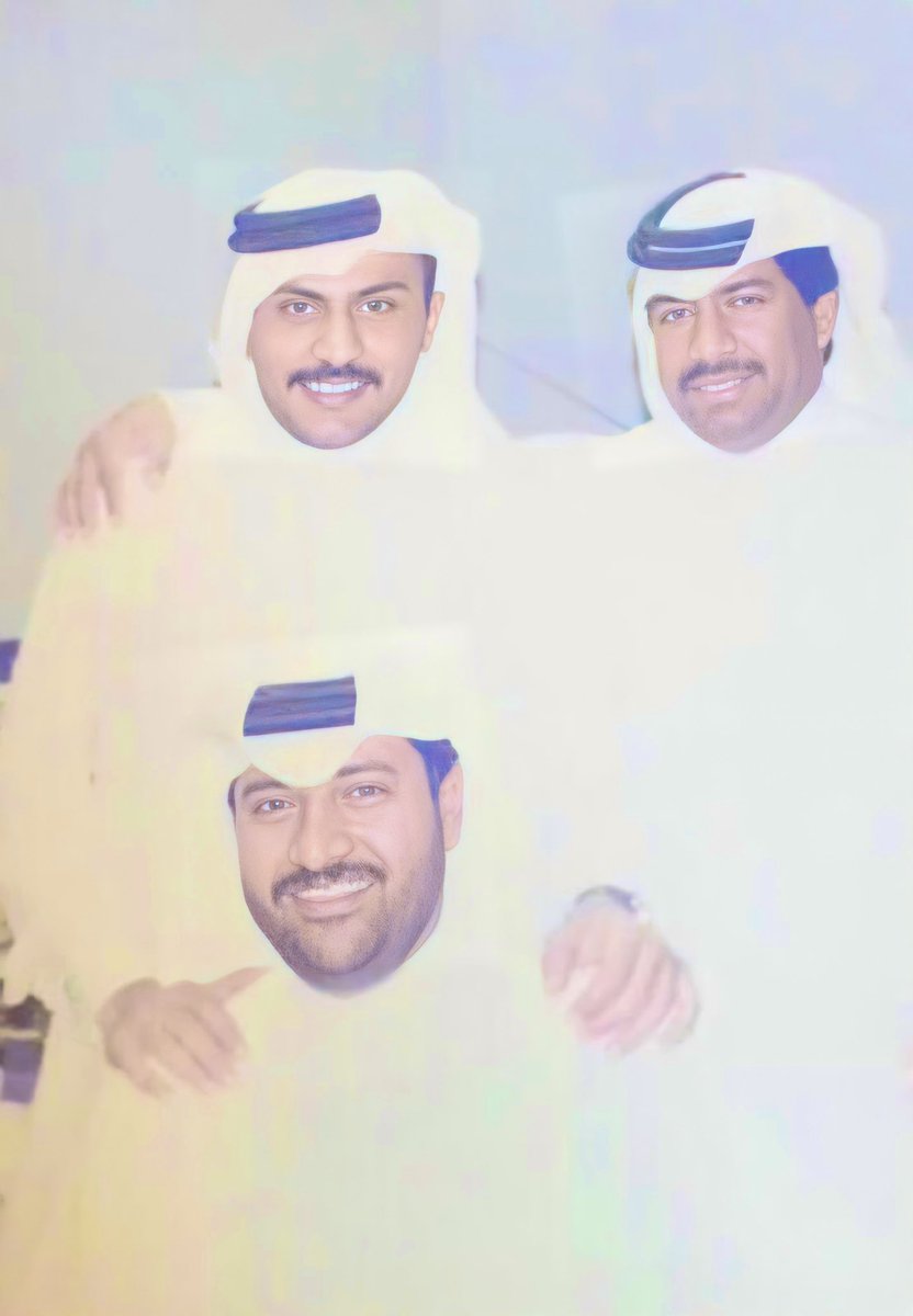 صورة من الزمن الجميل في #تلفزيون_قطر عام ٢٠٠٤  
مع الأخ عبدالرحمن الراشد والأخ أحمد القاضي 
في قسم الجرافيك ❤️🌹