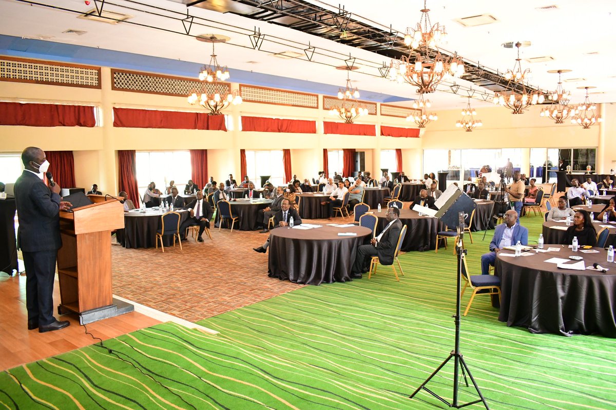 Thomas_Tayebwa's tweet photo. Today, I launched Zaabu, a new technological innovation to enable Ugandans invest and trade in treasury securities as well as capital markets using their mobile telephones. This will help reduce on the cost of doing business but also multiply their money. https://t.co/sE0Nl2CCrN