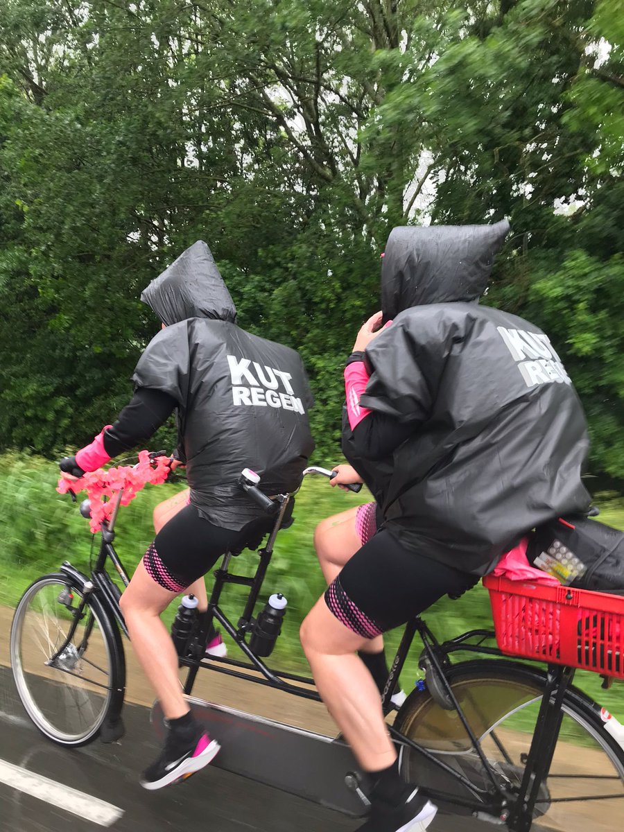 Gezien onderweg tijdens de #Fietselfstedentocht. Tsja, daar valt weinig tegen in te brengen... 😅