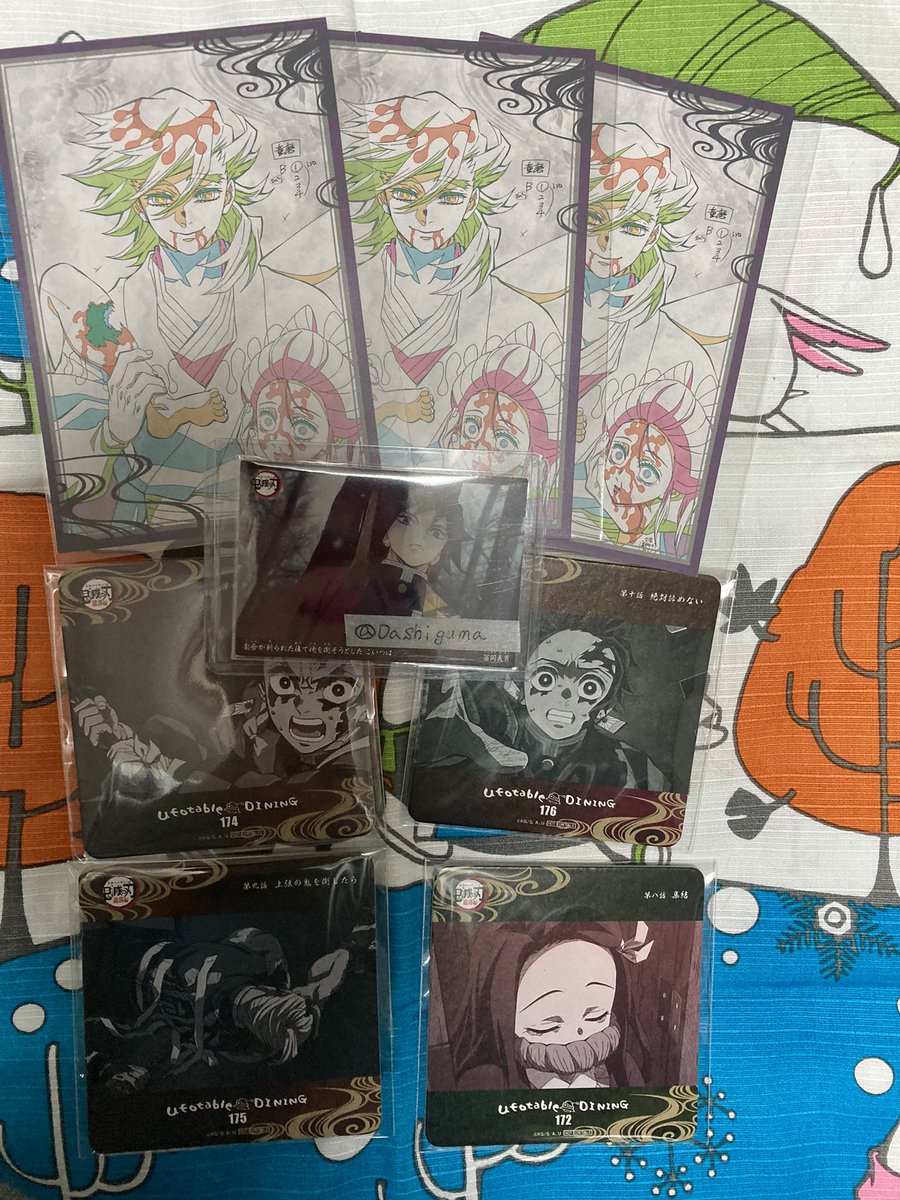 Dashiguma's tweet photo. 鬼滅の刃　ダイニング　キャンパスボード　缶バッジ　ポストカード　コースター

【譲渡・交換】
求　画像4枚目のかまぼこ
又は定価+送料
童磨のポスカのみ1枚200円
キャンパスの煉獄&amp;宇髄馬纏めての方優先。童磨ポスカも同様。
缶バッジ悲鳴嶼さんとポスカセット須磨ちゃんは必須。 https://t.co/zNRpTHMyQG