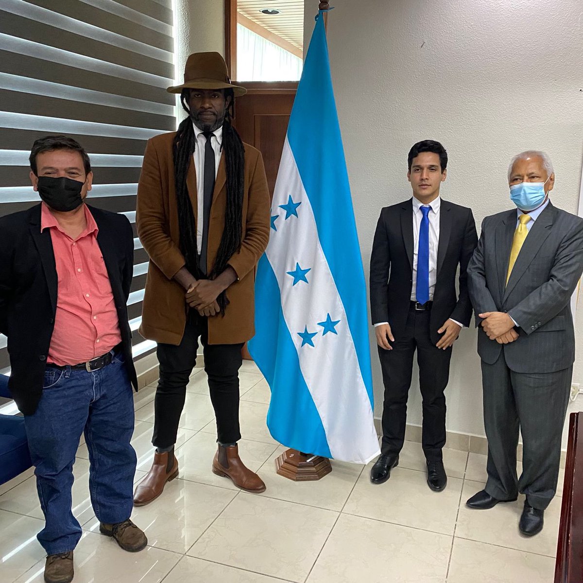 Continuando con la misión de <a href="/UNESCOsanjose/">UNESCO San José</a> en 🇭🇳, en representación de UNESCO, <a href="/JHowellKnight1/">Jamion K. Knight</a>, se reunió con el Presidente de <a href="/CONATELHN/">CONATEL</a>, <a href="/carlosjestrada/">Carlos Estrada 🇭🇳</a> y con AMARC HN para la cooperación en las buenas prácticas de la comunicación y lucha contra la desinformación.