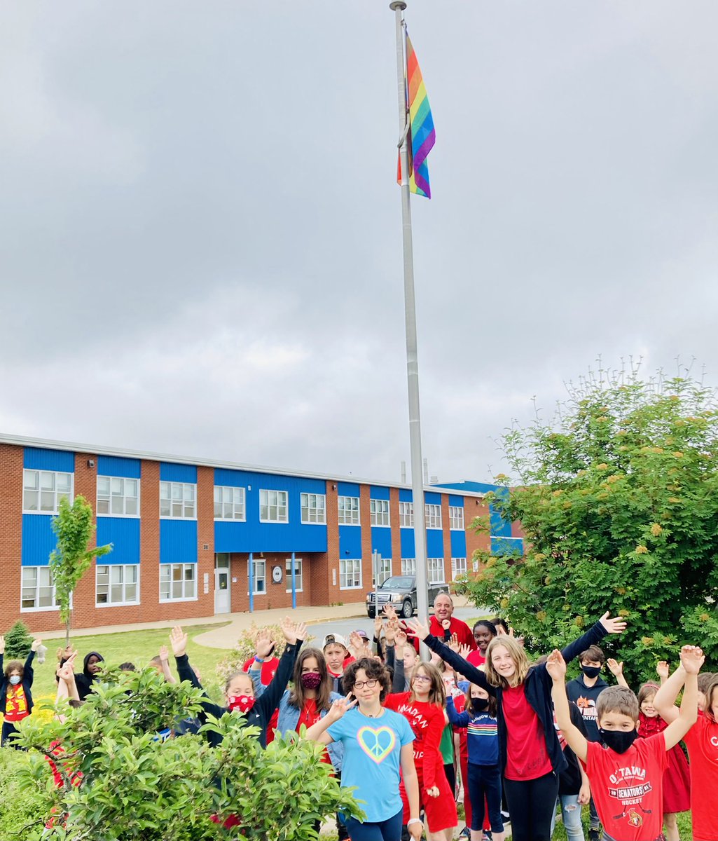 NMES_NS's tweet photo. NMES celebrating Pride 🏳️‍🌈2022🏳️‍🌈 https://t.co/I4pQDIpUOW