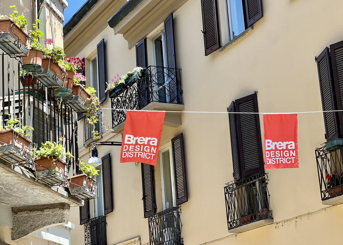 pichikyo's tweet image. ミラノデザインウィーク2022
ブレラ地区 Brera Design Districtへ
ブレラは銀座と代官山と京都足したみたいな伝統とトレンドが同居するミラノきってのお洒落エリアでどこ切り取っても絵になります😂
breradesigndistrict.it/en/
#ぴちきょサローネ2022