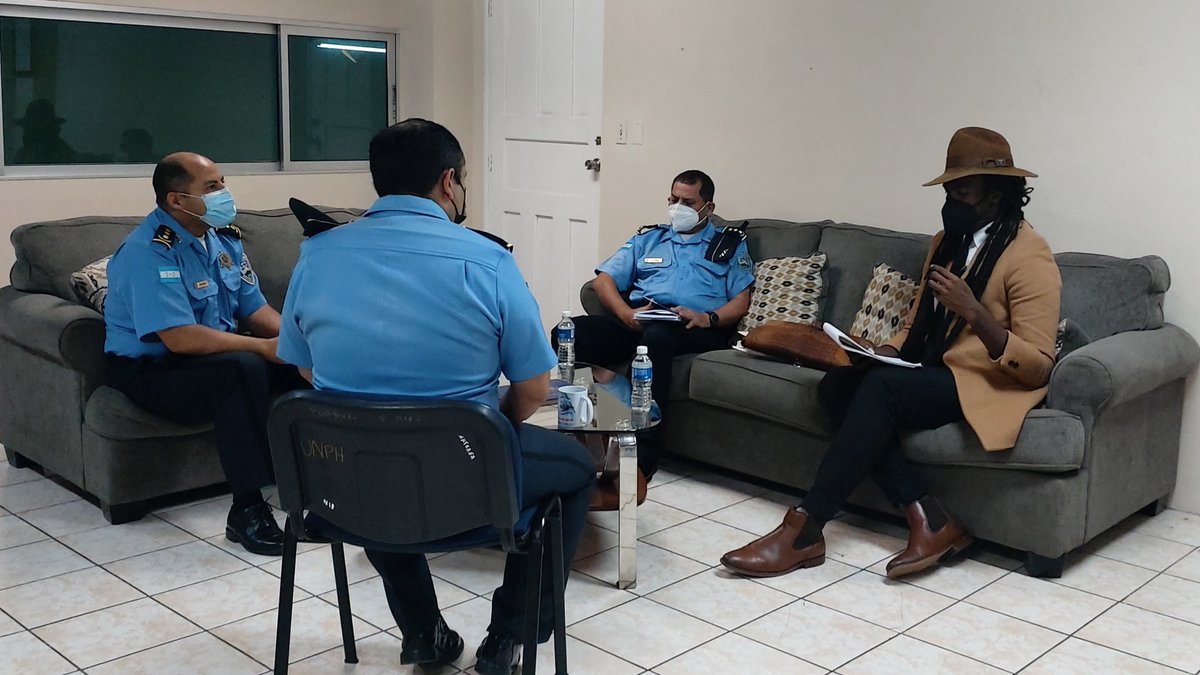 En seguimiento de la reunión con la <a href="/SSEGURIDADHN/">Secretaría de Seguridad Honduras</a>, el 01 de junio, representando a <a href="/UNESCOsanjose/">UNESCO San José</a>, <a href="/JHowellKnight1/">Jamion K. Knight</a>, se reunió con autoridades de la Dirección de  Educación de la <a href="/PoliciaHonduras/">Policía Nacional de Honduras</a> para abordar la cooperación policial y seguridad de periodistas en 🇭🇳.