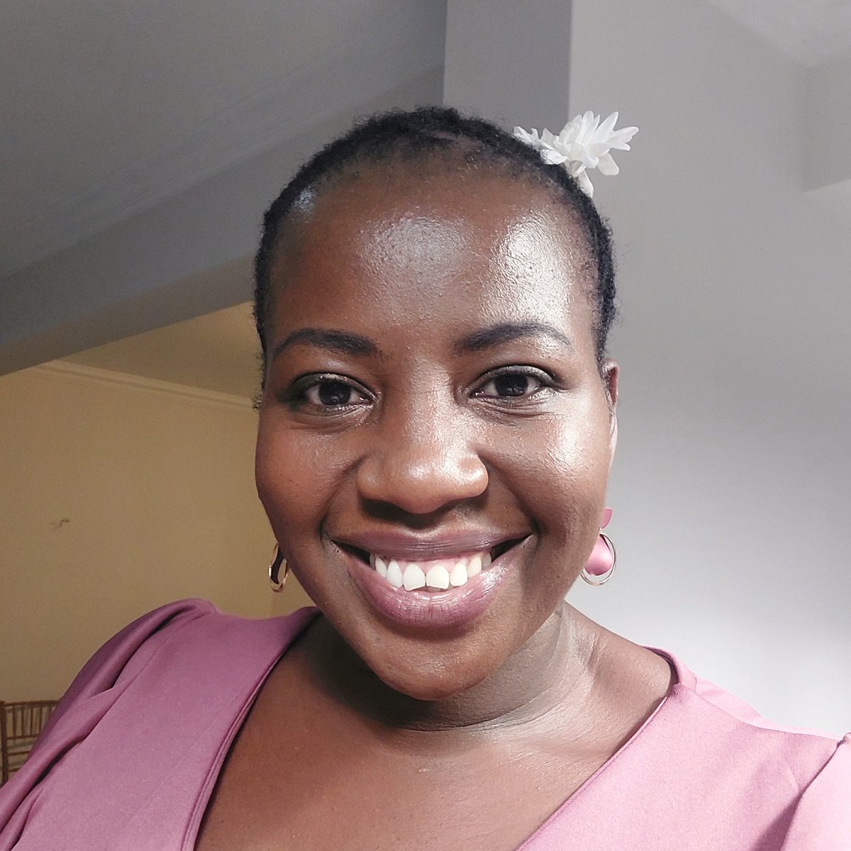 tsitsi2011's tweet photo. #NewProfilePic https://t.co/p0dPIn2fod